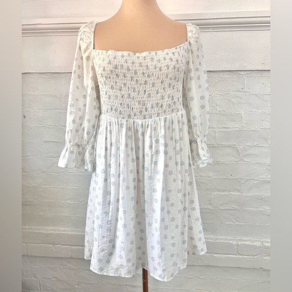 Girl And The Sun Lucia White Blue Flowered Smocked Mini Dress New With Tags - Picture 3 of 16